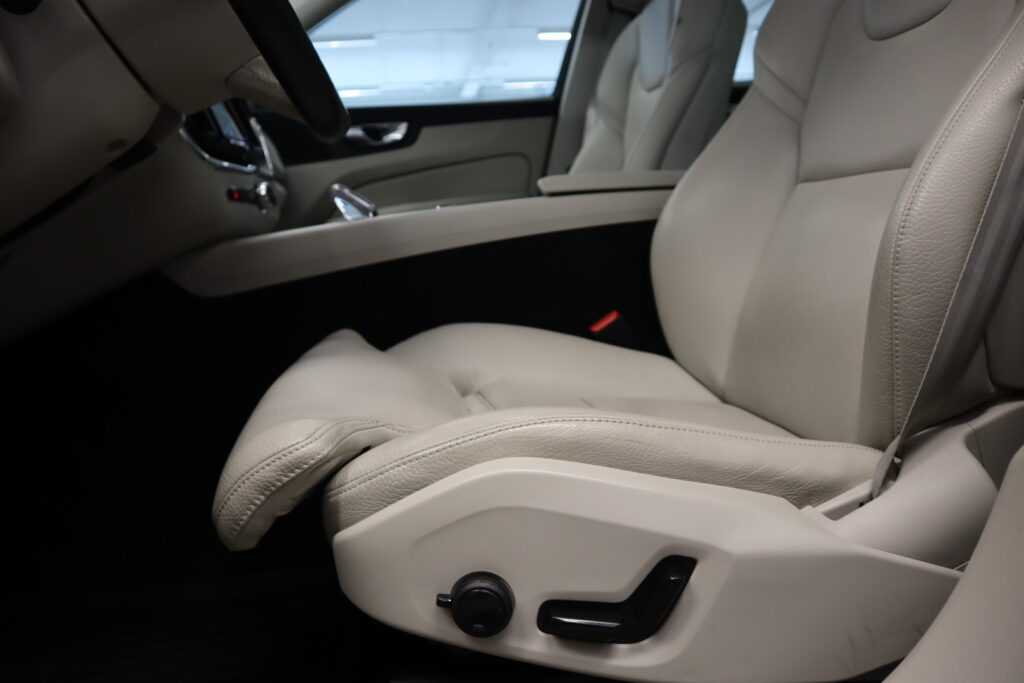 Volvo XC60, image 11