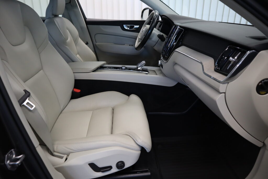 Volvo XC60, image 9