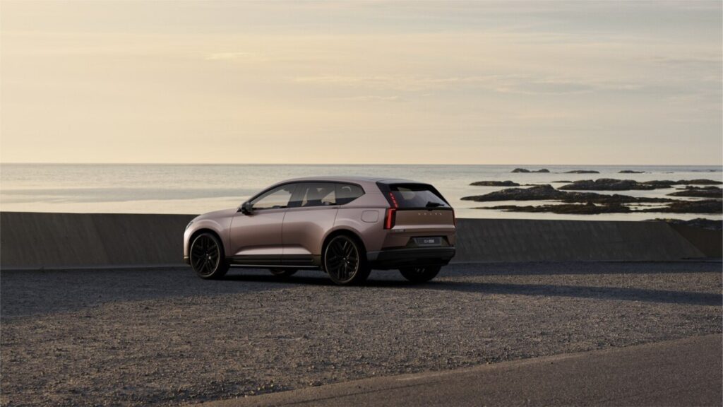 Volvo EX60, image 3