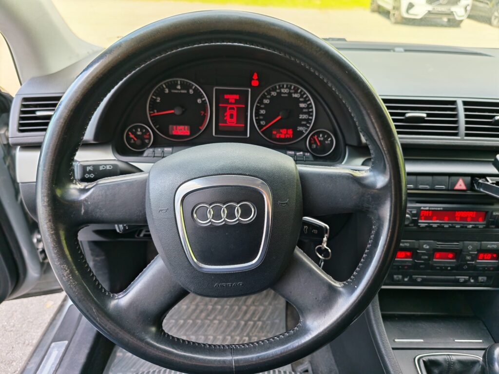 Audi A4, image 10
