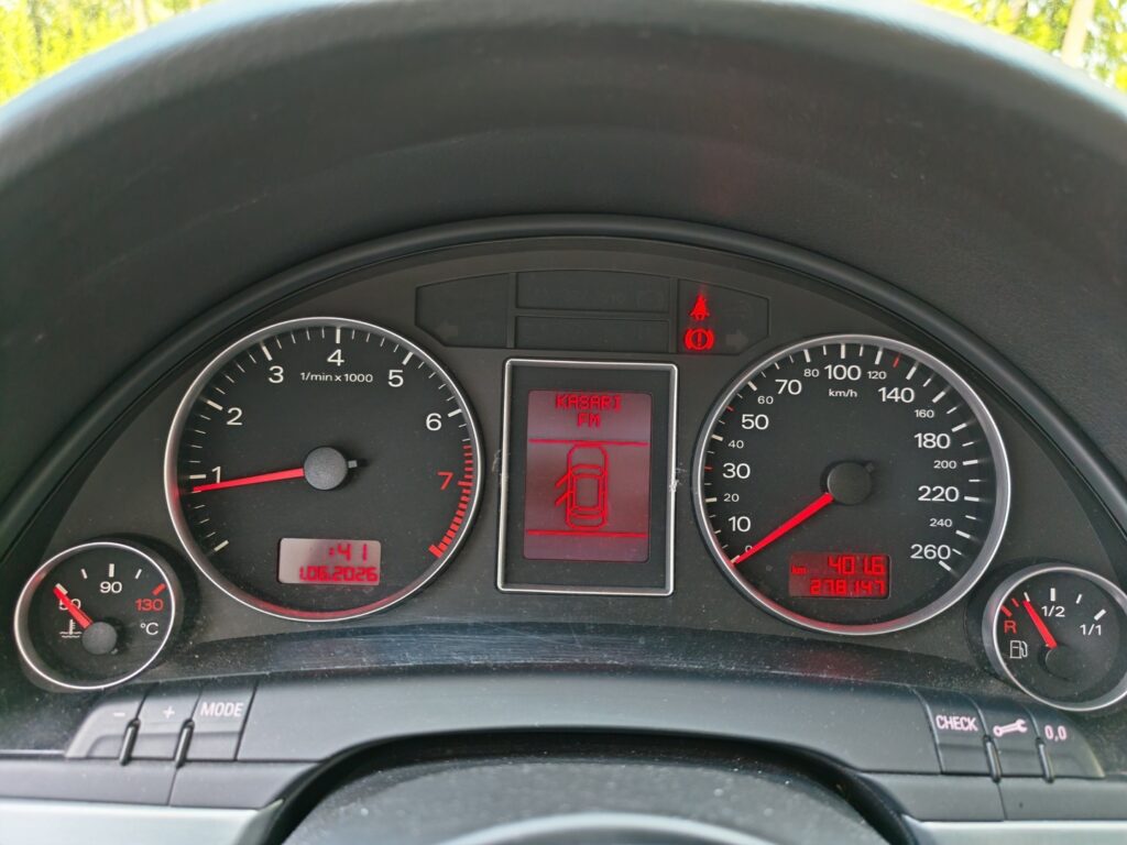Audi A4, image 11
