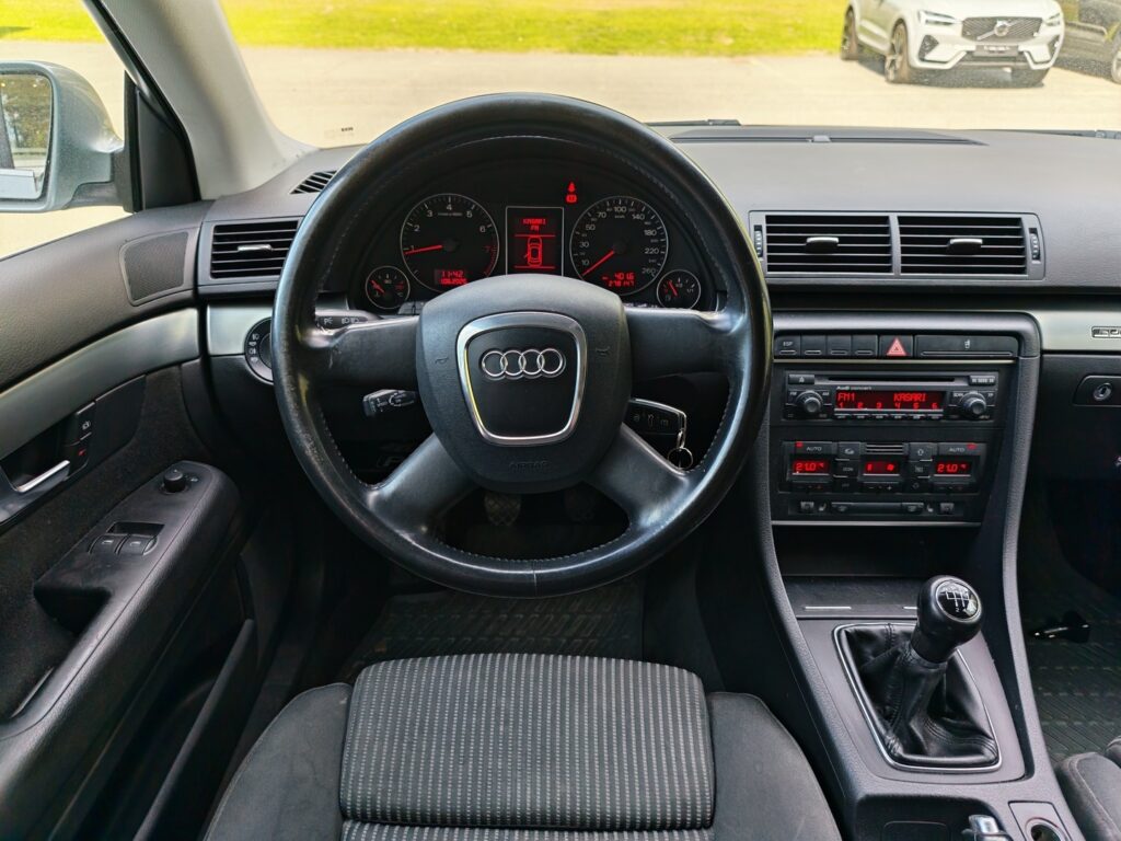 Audi A4, image 13