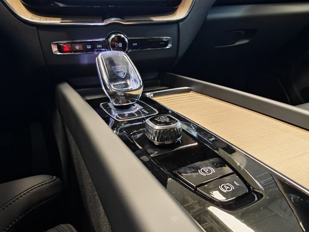 Volvo XC60, image 12