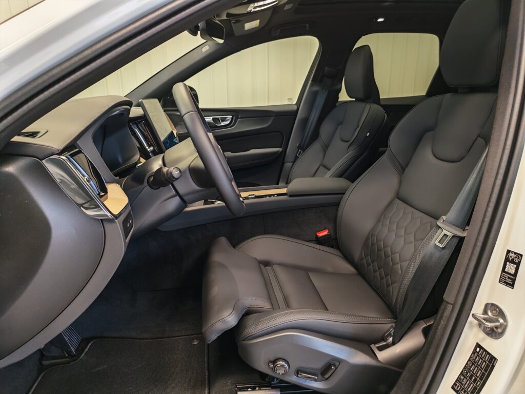 Volvo XC60, image 13