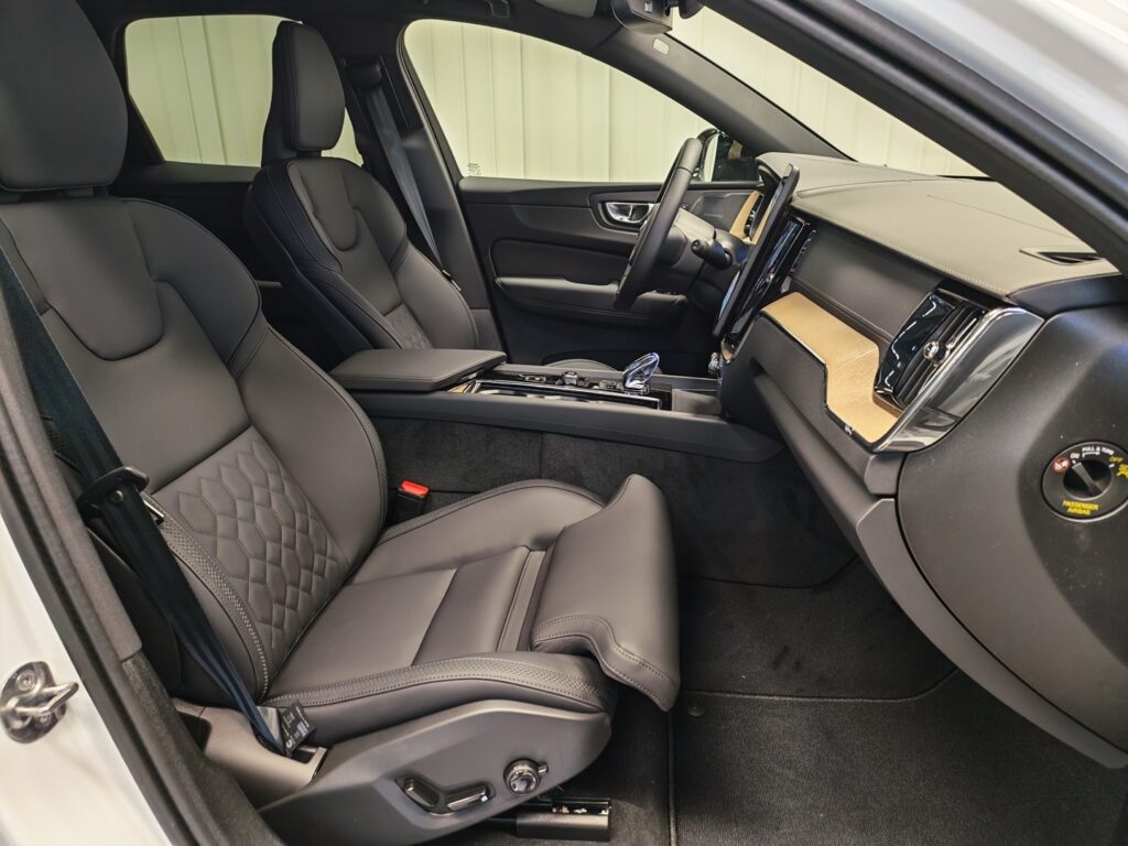 Volvo XC60, image 14