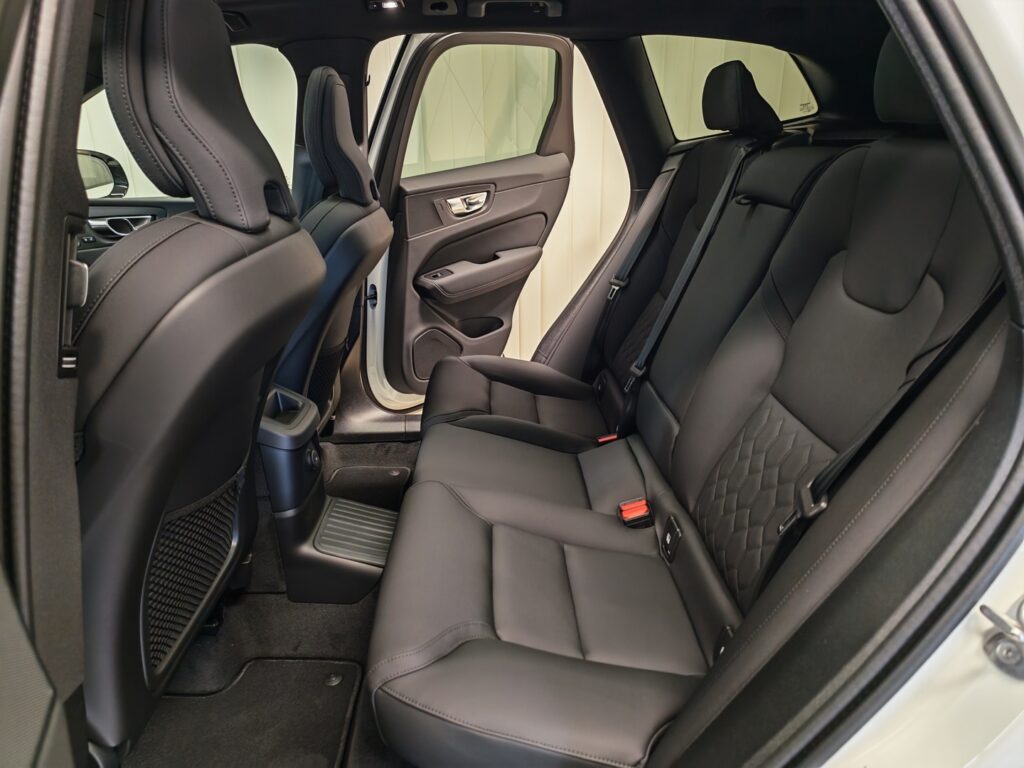 Volvo XC60, image 16