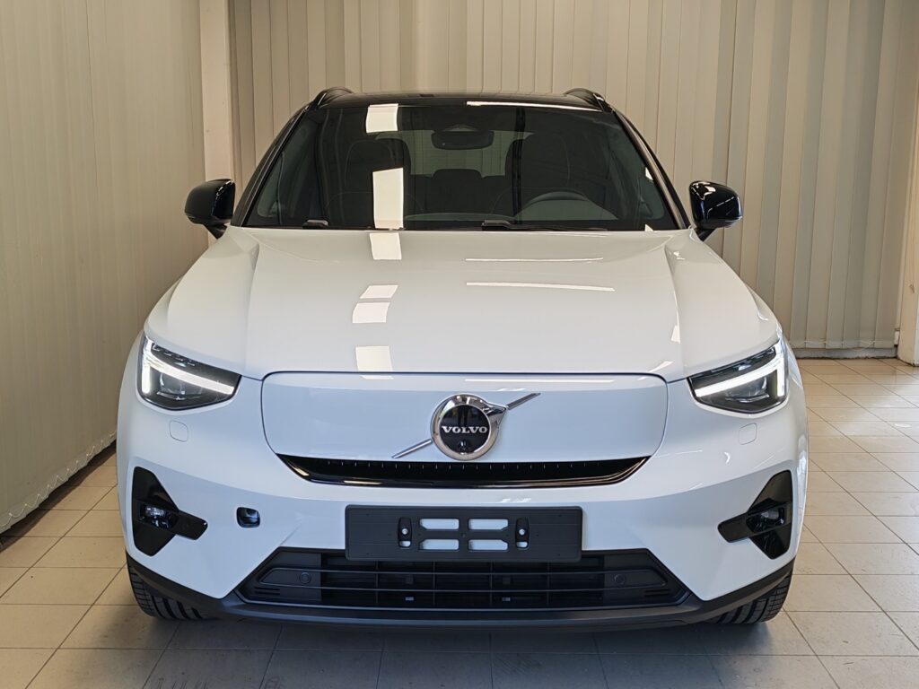 Volvo EX40, image 6