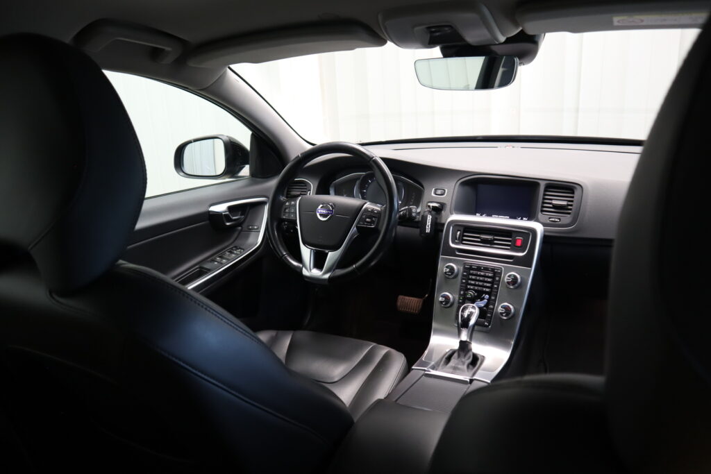Volvo V60, image 17