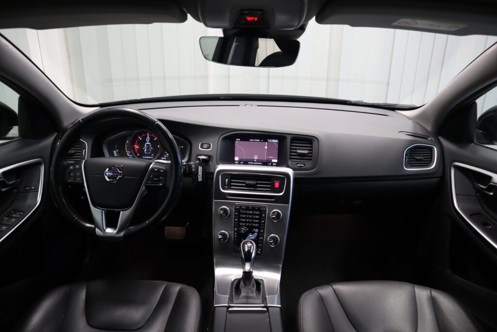 Volvo V60, image 18
