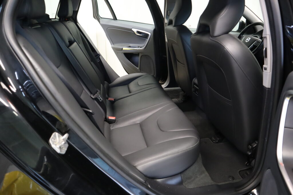 Volvo V60, image 19