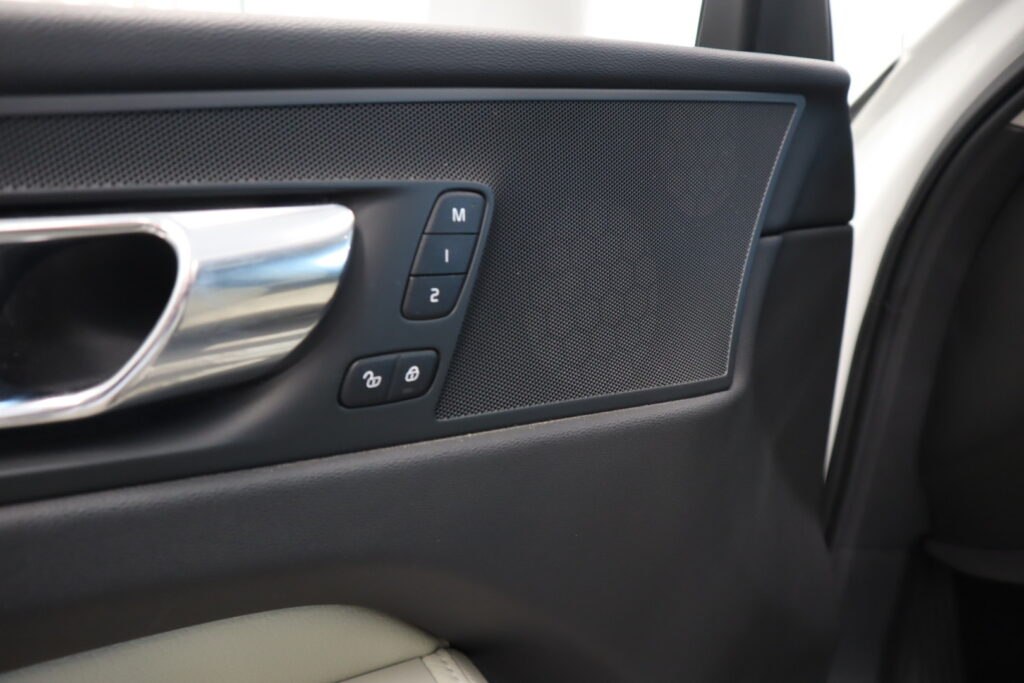 Volvo XC60, image 12