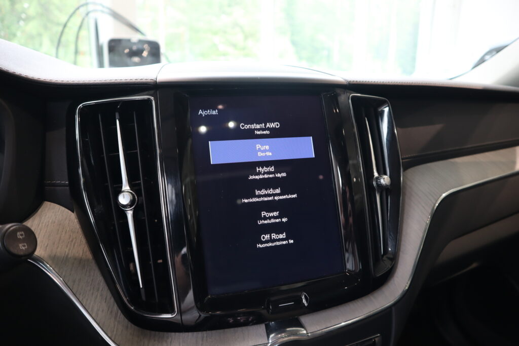Volvo XC60, image 23