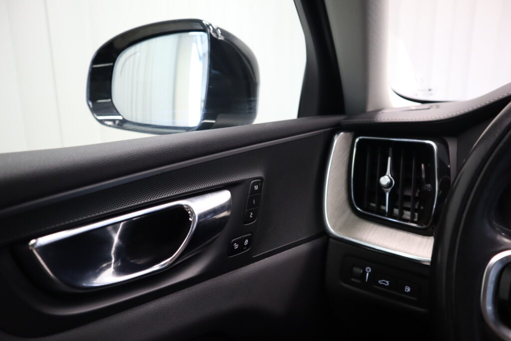 Volvo XC60, image 24