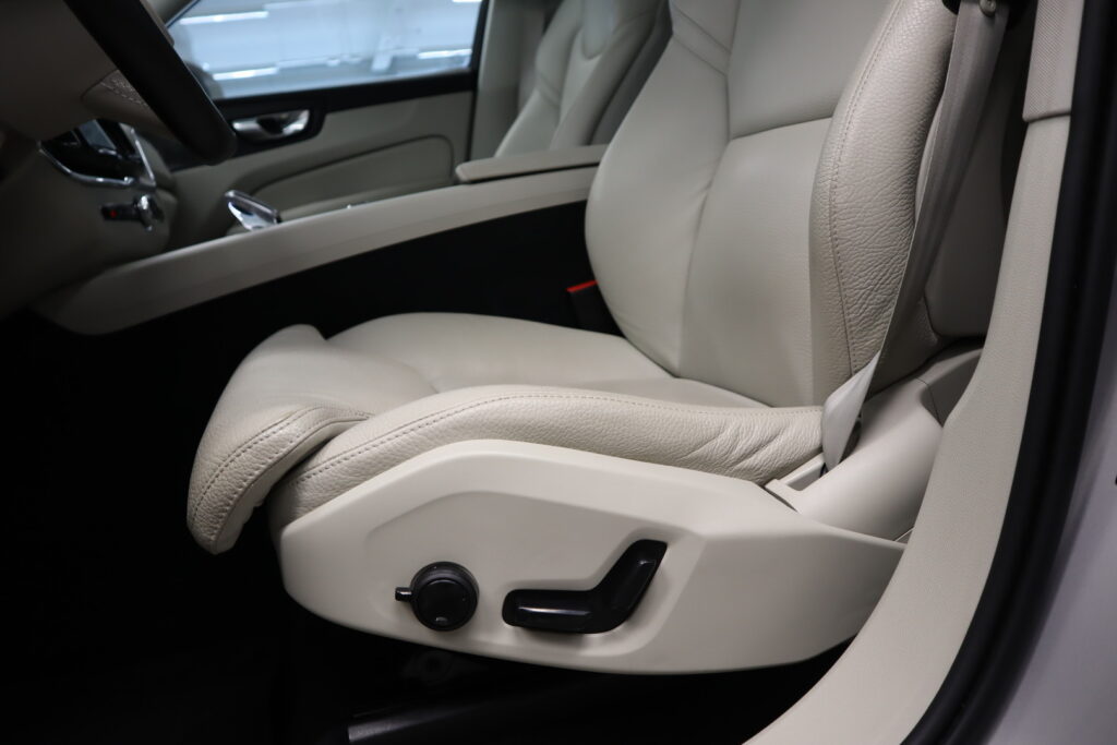 Volvo XC60, image 11