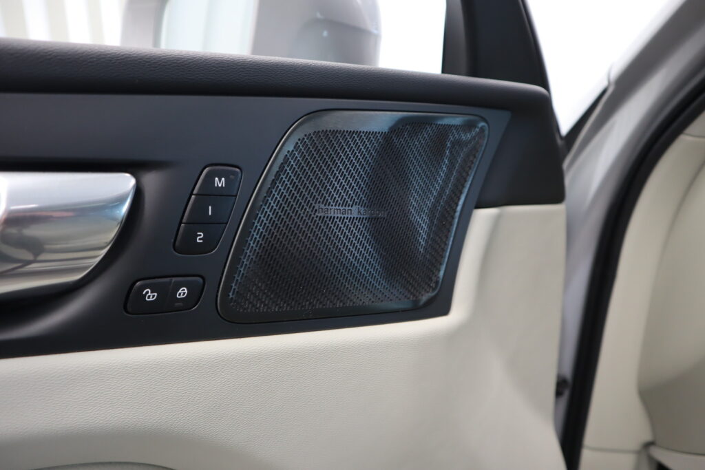 Volvo XC60, image 12