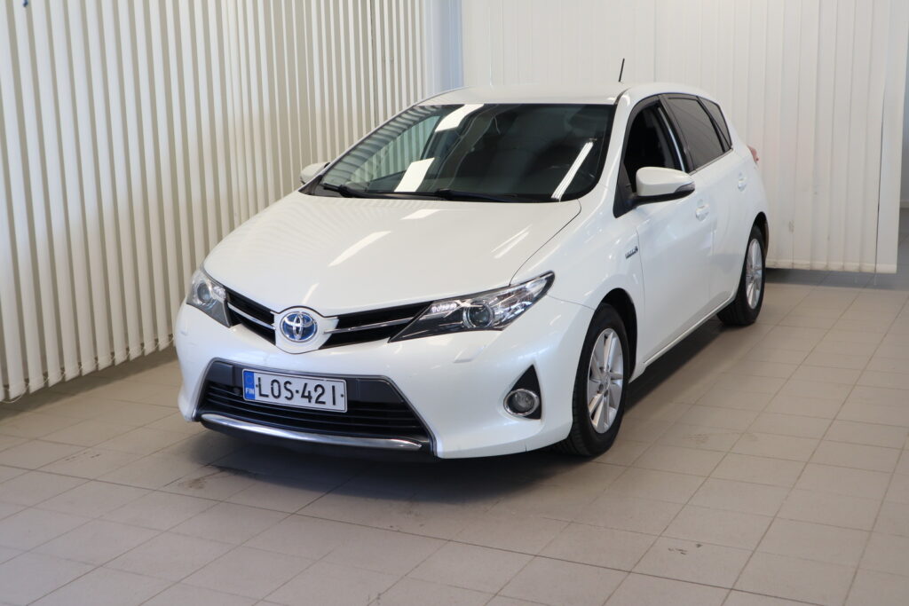 Toyota Auris, image 1