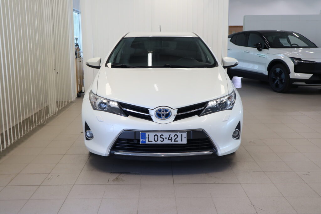 Toyota Auris, image 2