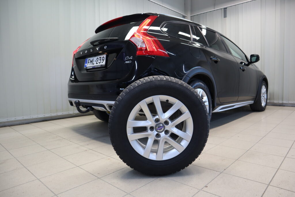 Volvo V60 Cross Country, image 23