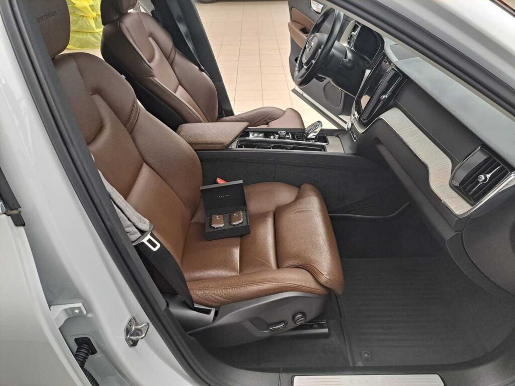 Volvo XC60, image 9