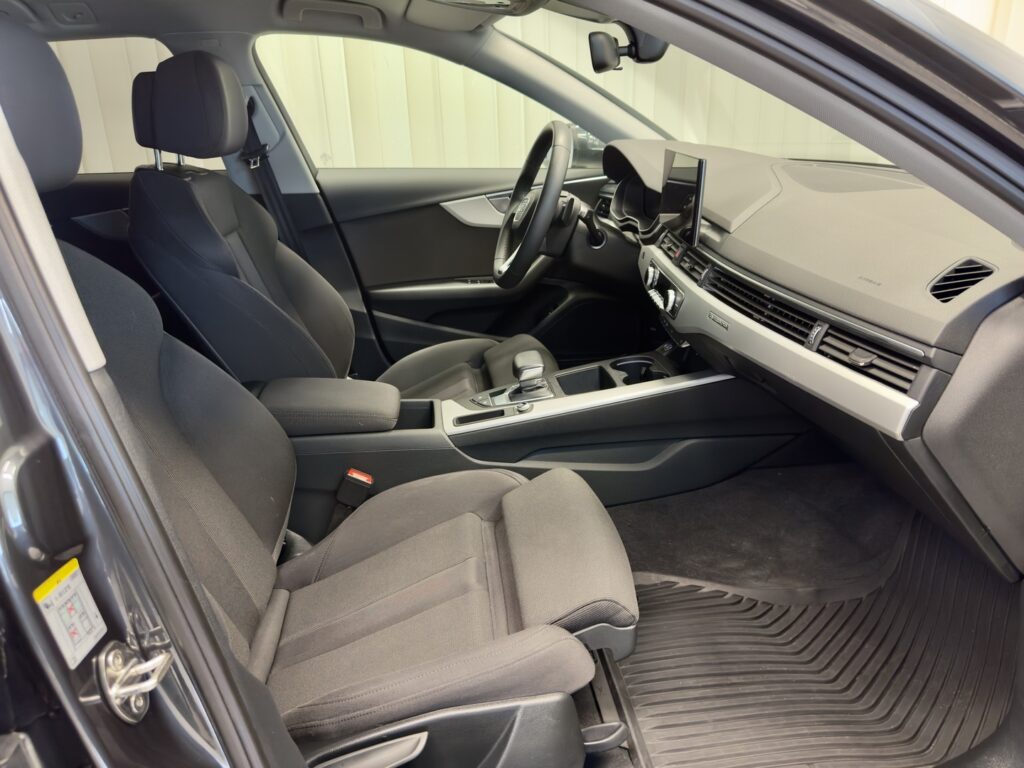 Audi A4, image 8