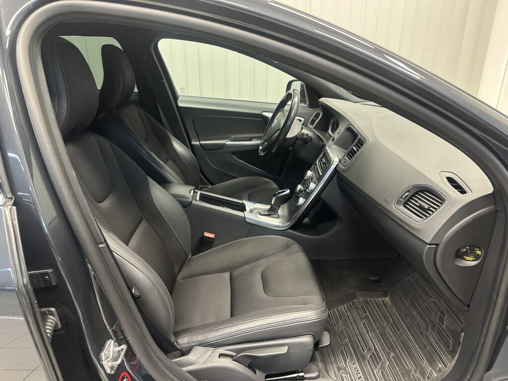 Volvo V60, image 8