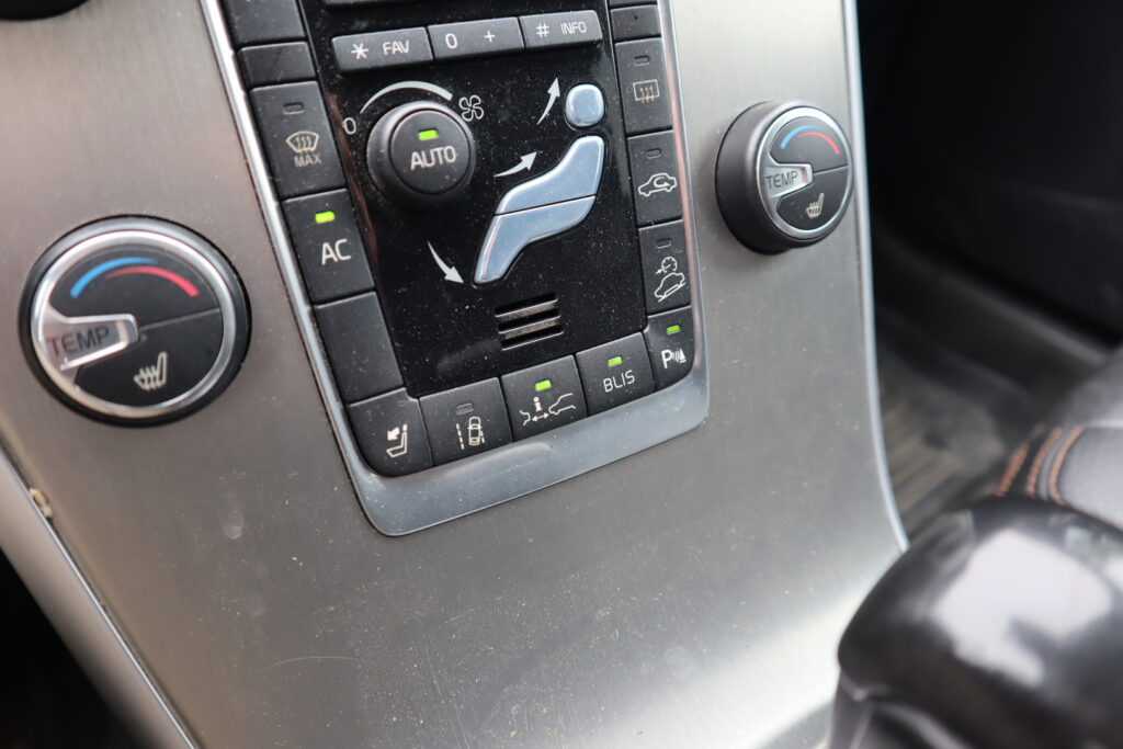 Volvo XC60, image 10