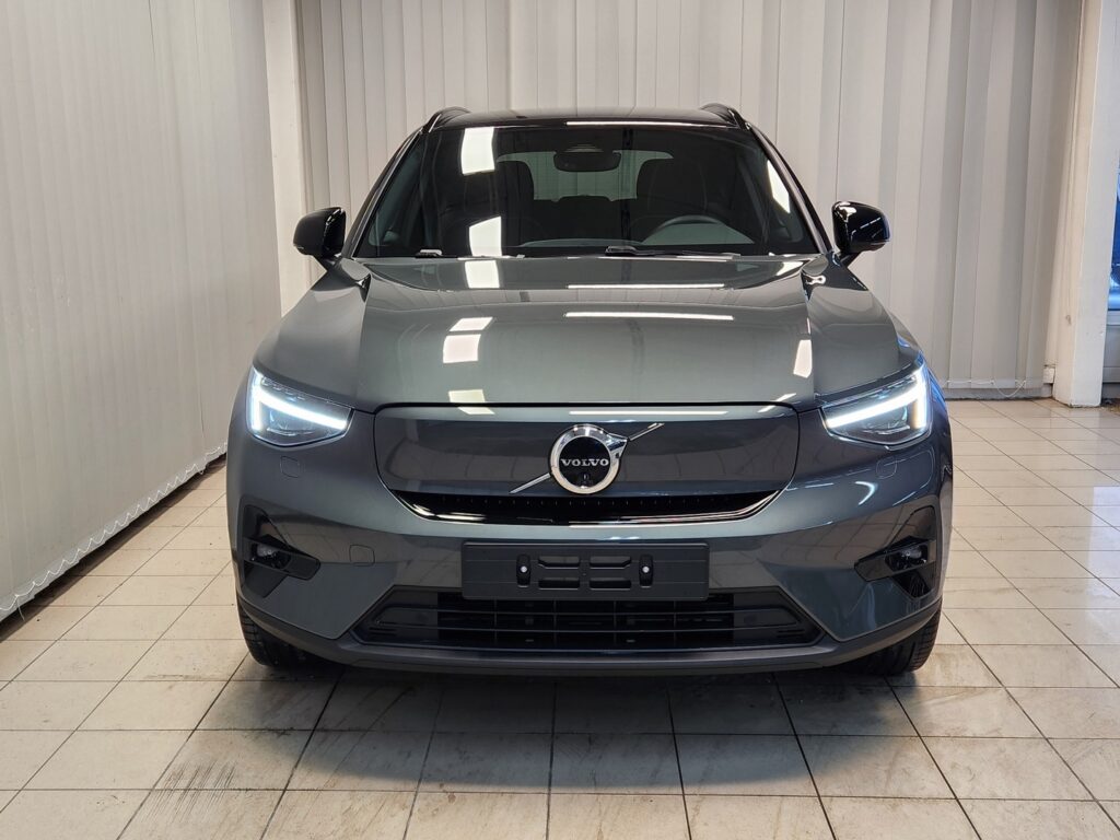 Volvo EX40, image 4