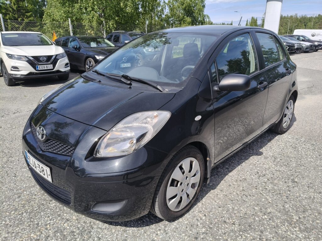 Toyota Yaris, image 1