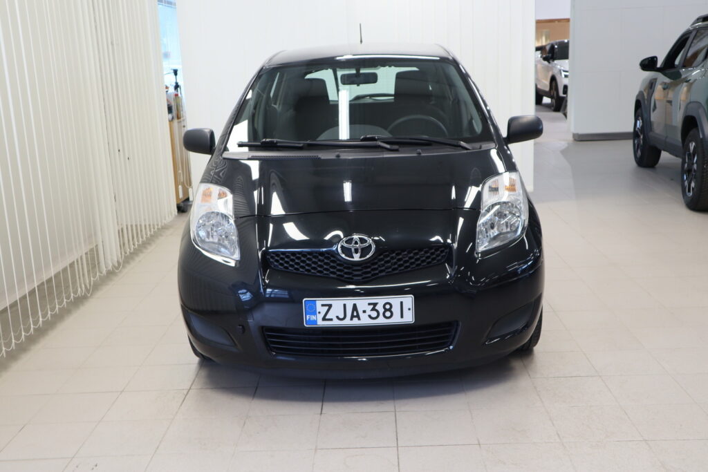 Toyota Yaris, image 2