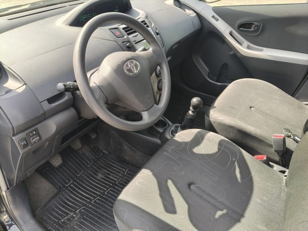 Toyota Yaris, image 2
