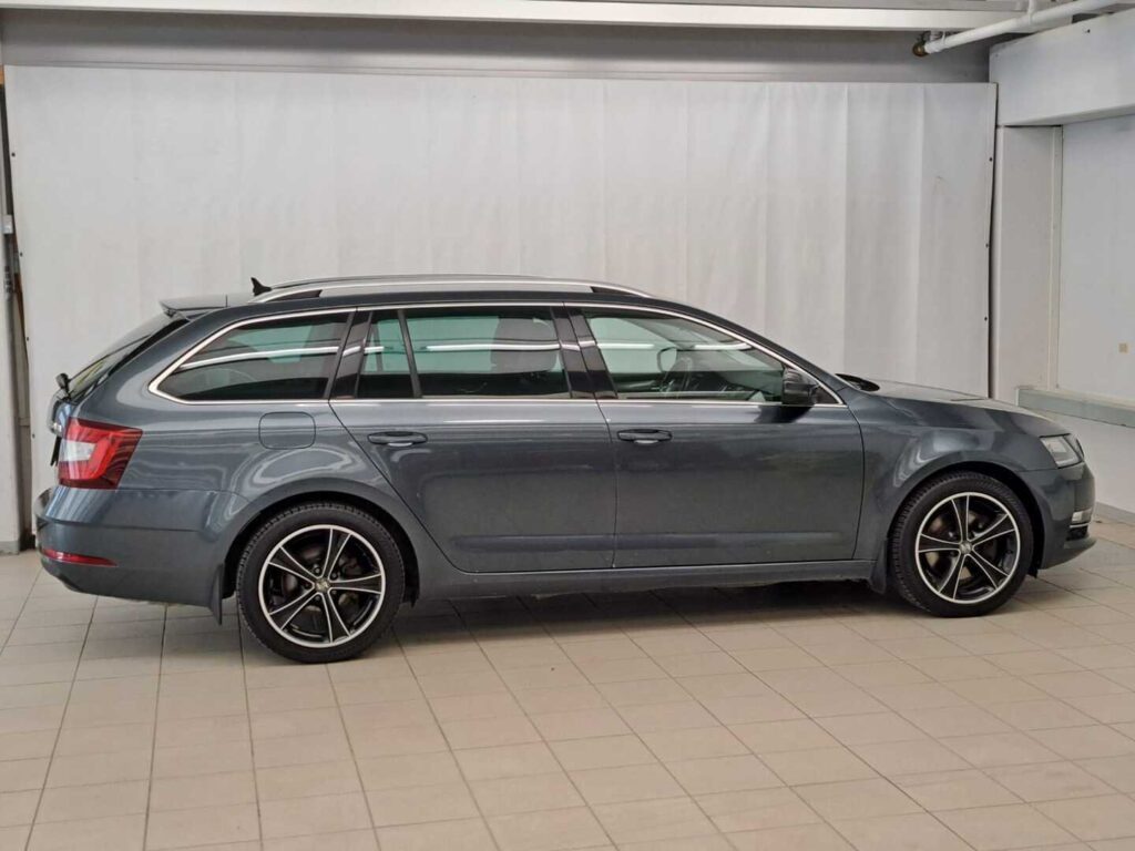 Skoda Octavia, image 6
