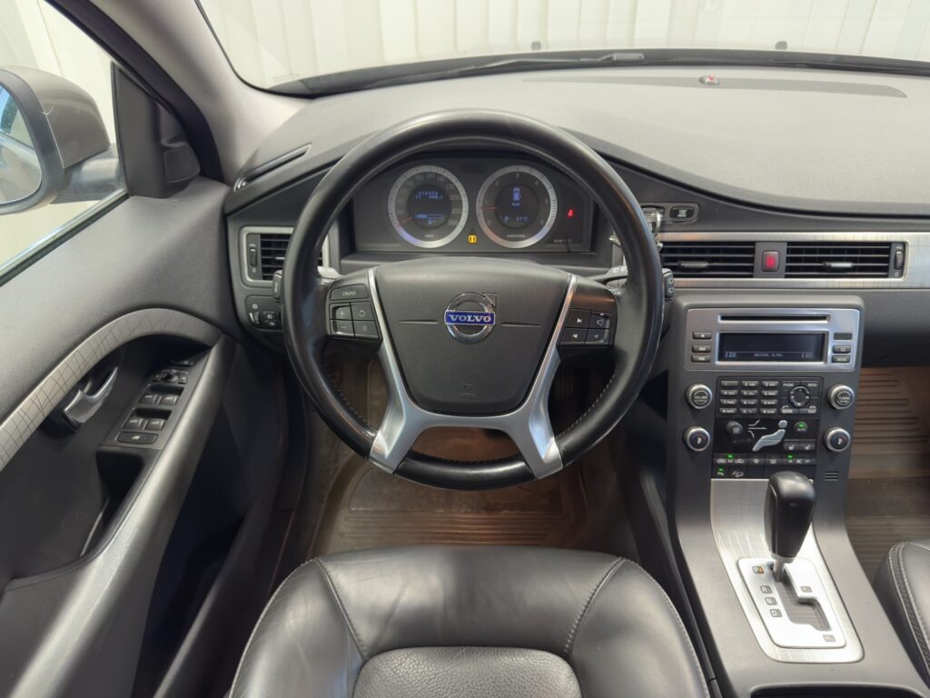Volvo XC70, image 10