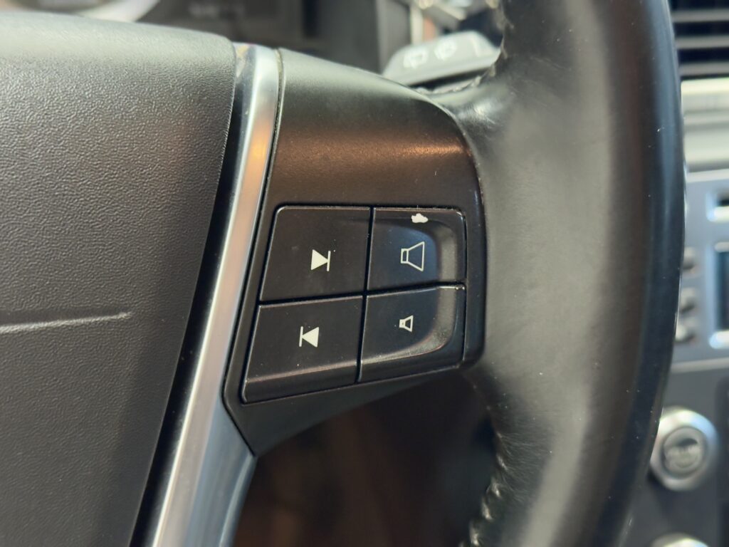 Volvo XC70, image 13
