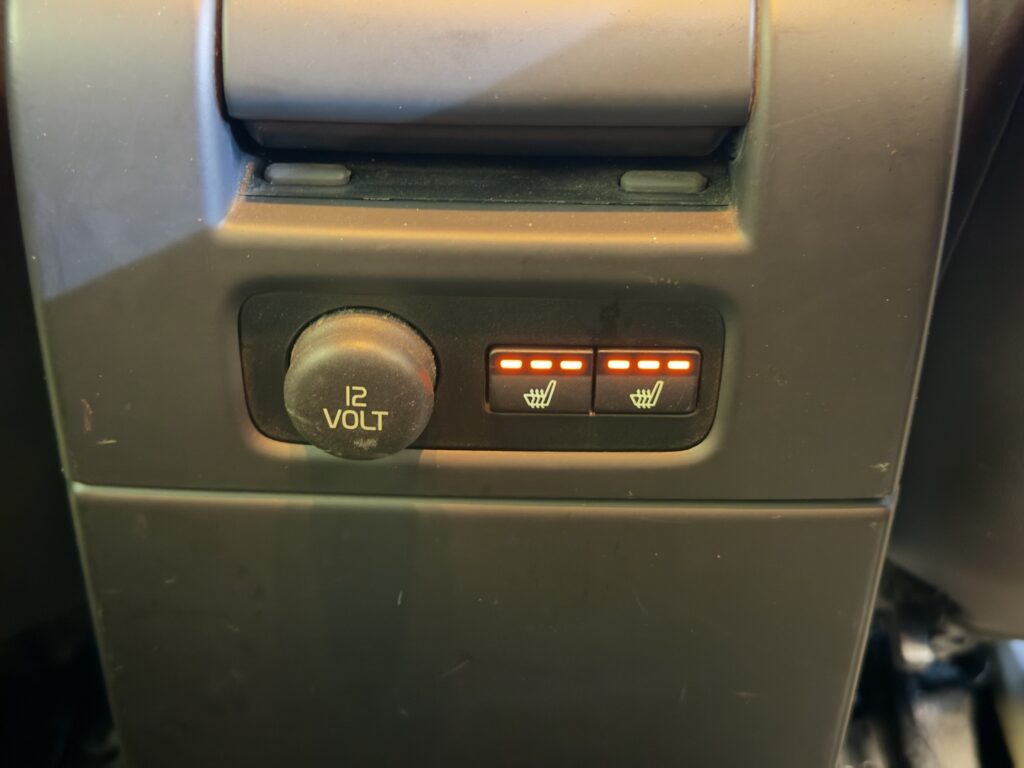Volvo XC70, image 17