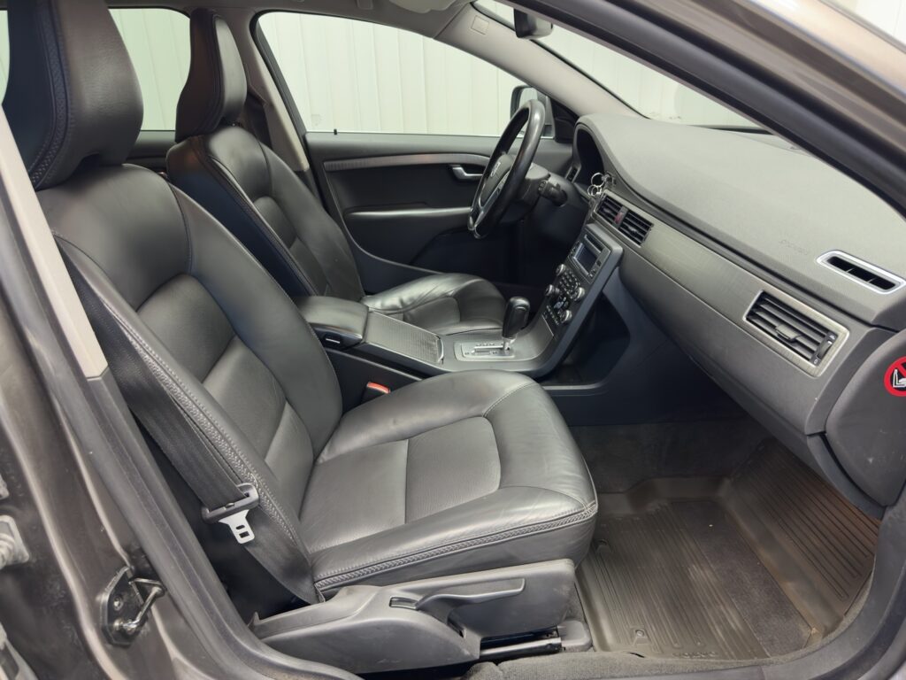 Volvo XC70, image 8
