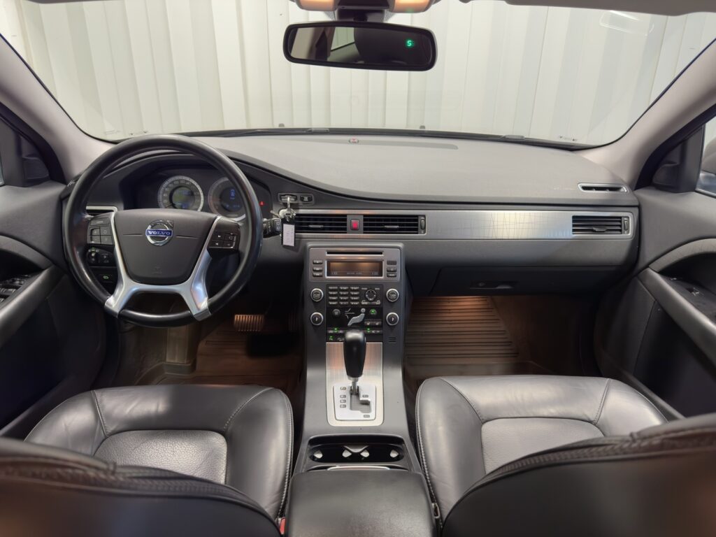 Volvo XC70, image 9
