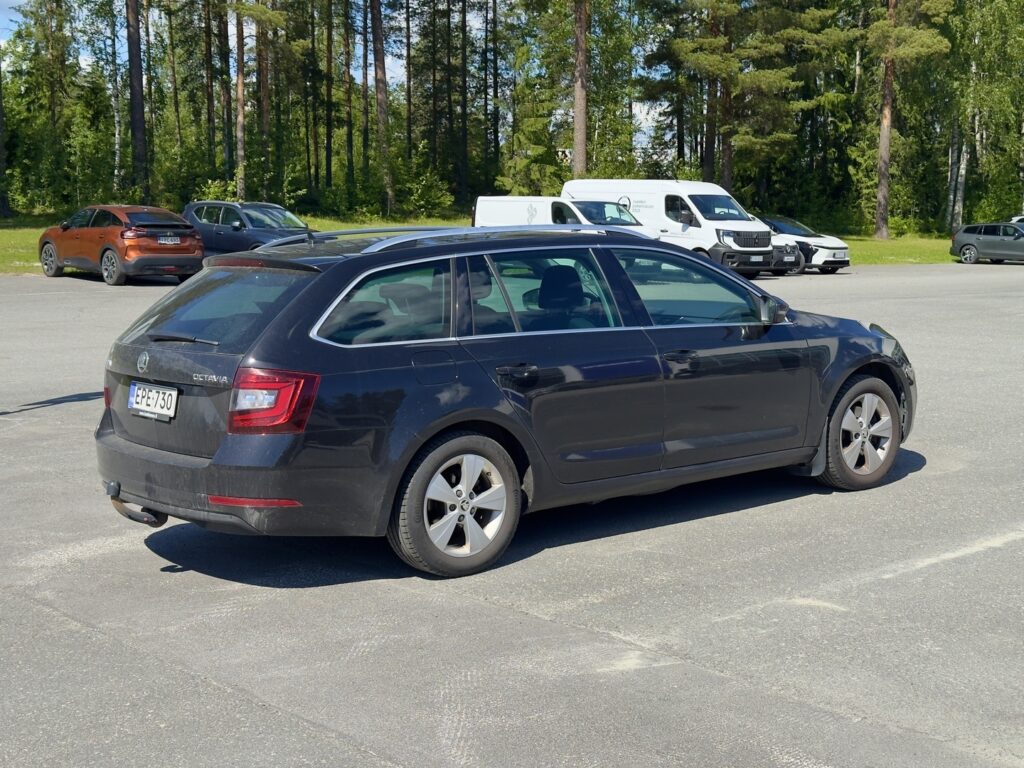 Skoda Octavia, image 3