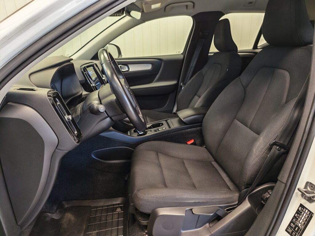Volvo XC40, image 11
