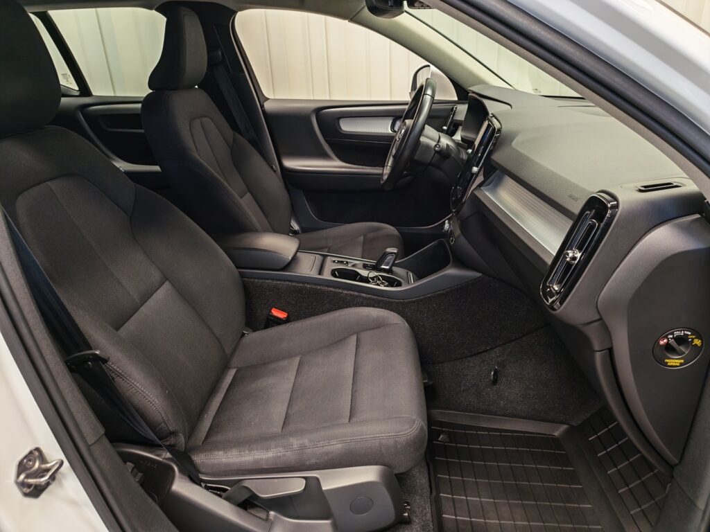 Volvo XC40, image 12