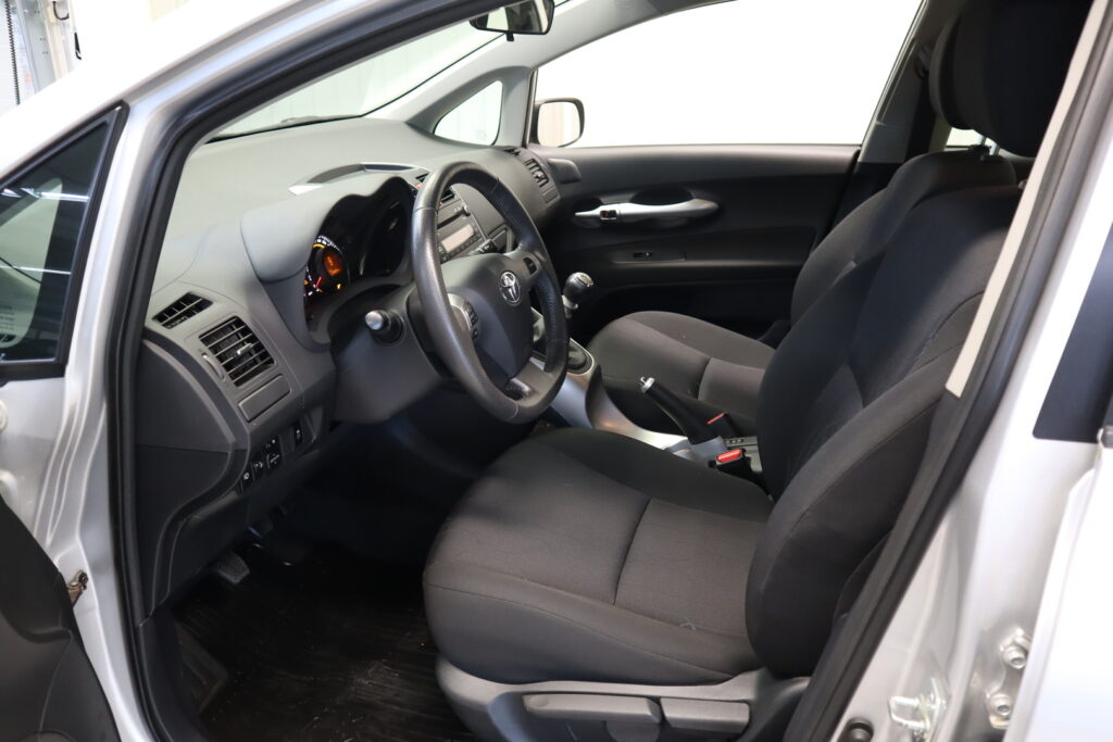 Toyota Auris, image 10