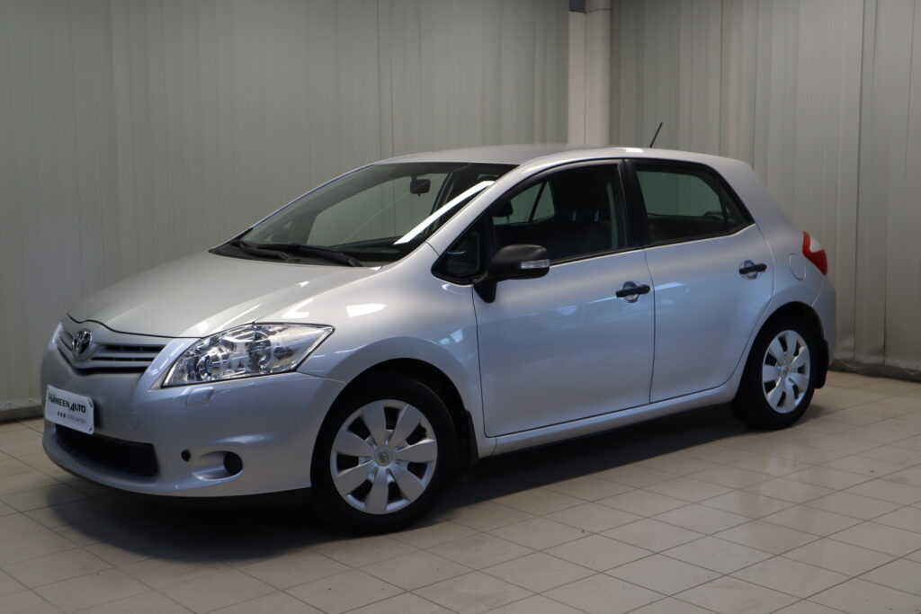 Toyota Auris, image 2