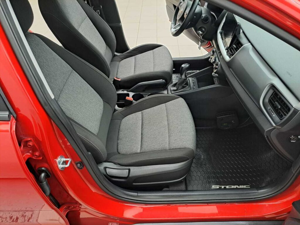 KIA STONIC, image 15