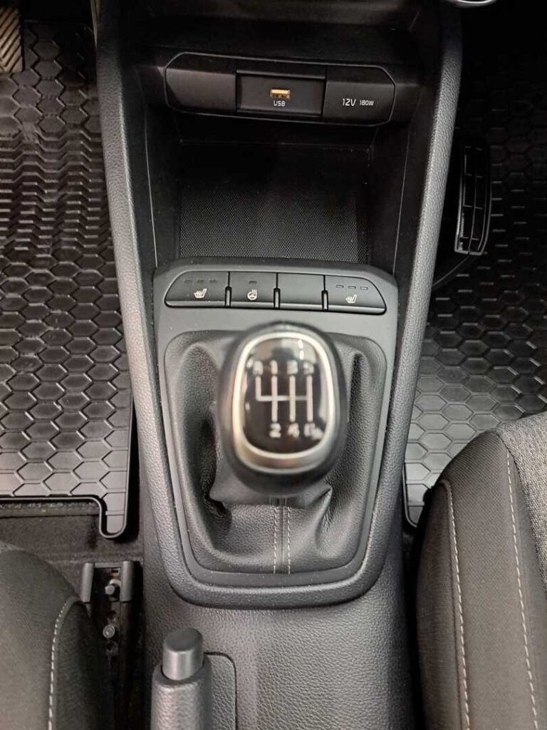 KIA STONIC, image 19