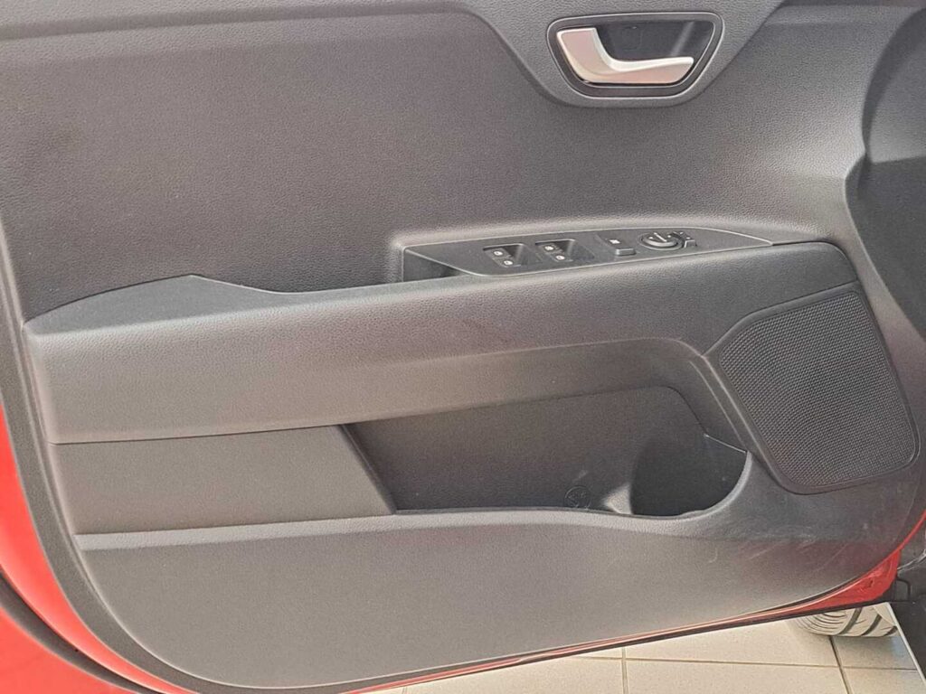 KIA STONIC, image 21