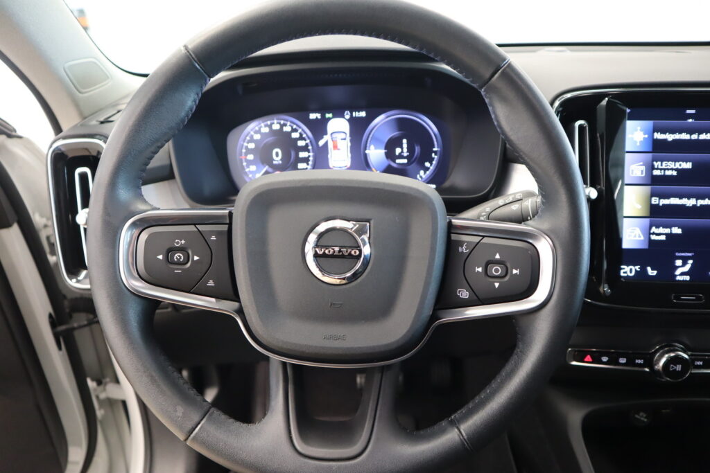 Volvo XC40, image 11