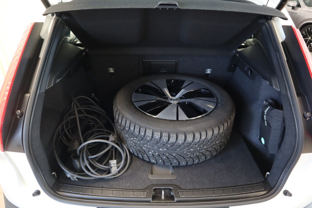 Volvo XC40, image 18