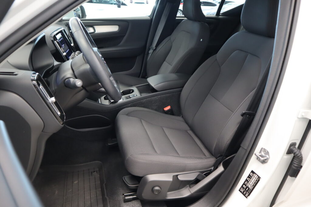 Volvo XC40, image 8