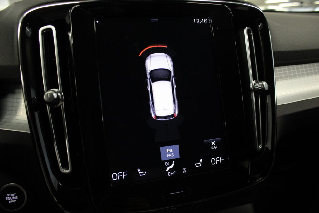 Volvo XC40, image 11