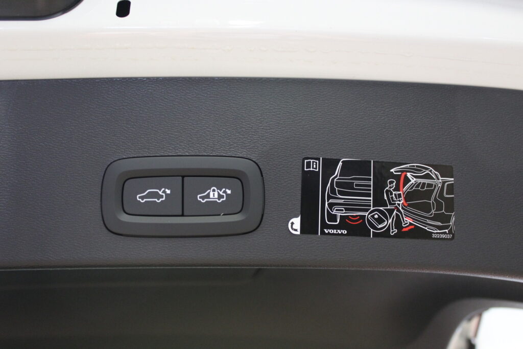 Volvo XC40, image 12