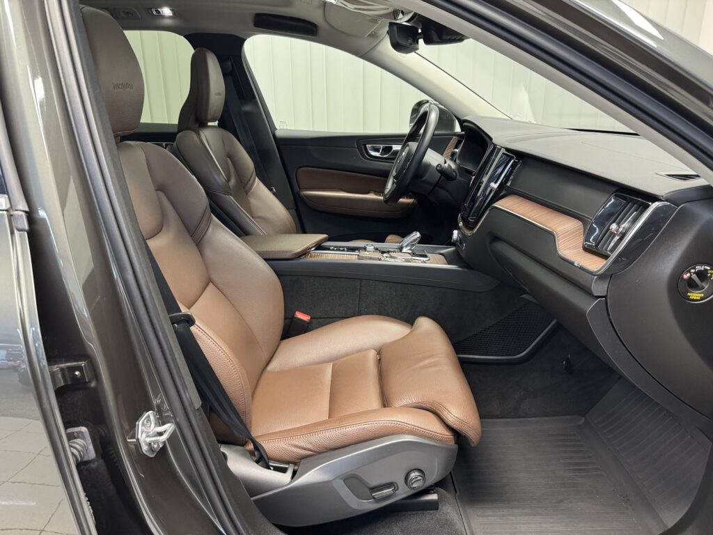 VOLVO XC60, image 10